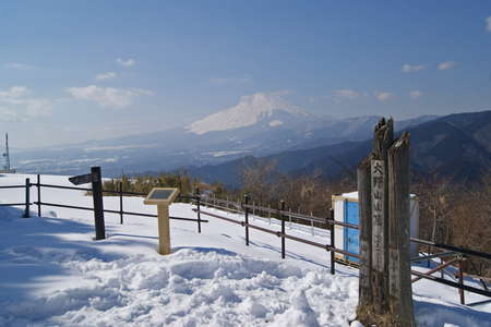 大野山、距離：29km、<br />山頂の目の前に大きな富士山