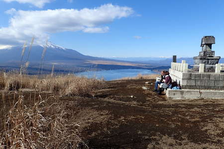 鉄砲木ノ頭、距離：17.4km<br />カヤトの山頂から眺める富士山