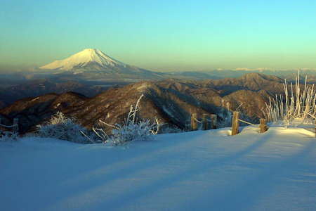 2016.02.07 蛭ヶ岳、距離：39km、写真提供：S.Mさん<br />蛭ケ岳山荘にとまり山頂より朝日さす富士山