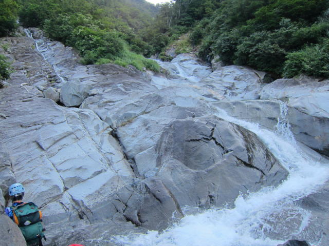 左よりナメ沢流入　4mナメ滝 