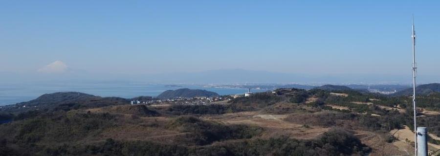 大楠山展望台から湘南国際村を望む 