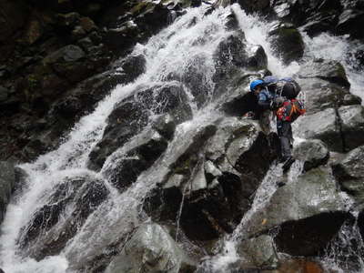 ミニガータゴヤ滝-5mを登る 