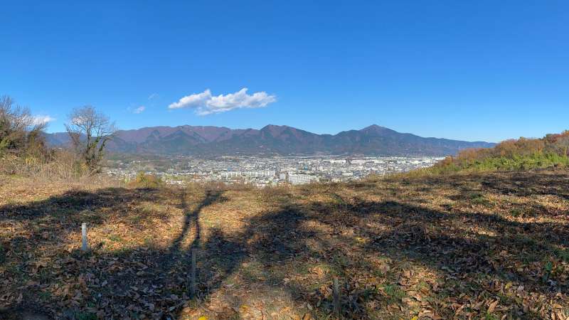 丘陵から表丹沢を観る 