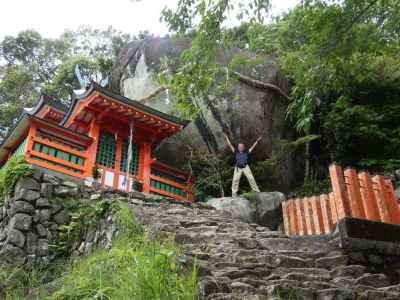 神倉神社のゴトビキ岩 