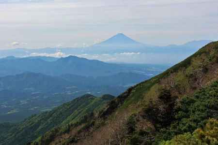 稜線から眺める富士山（撮影HN） 