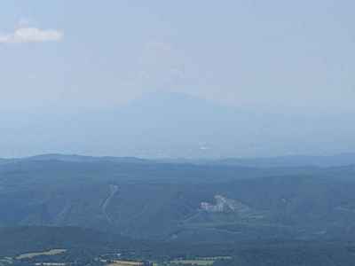 八甲田山頂公園からの岩木山