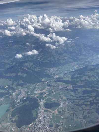 飛行機の窓から