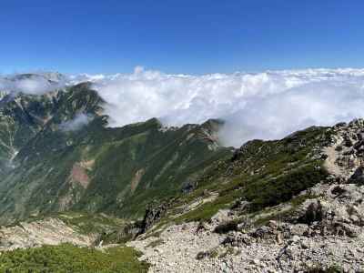 五竜山荘が見える 