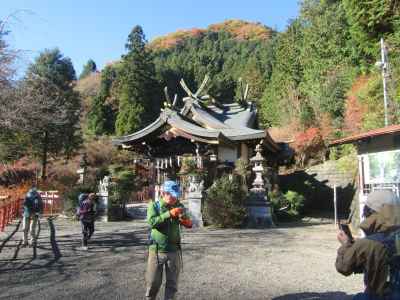 今熊神社下社からスタート 