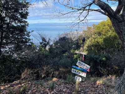 【１座目】小鷲頭山・遠くに南アルプスが見える