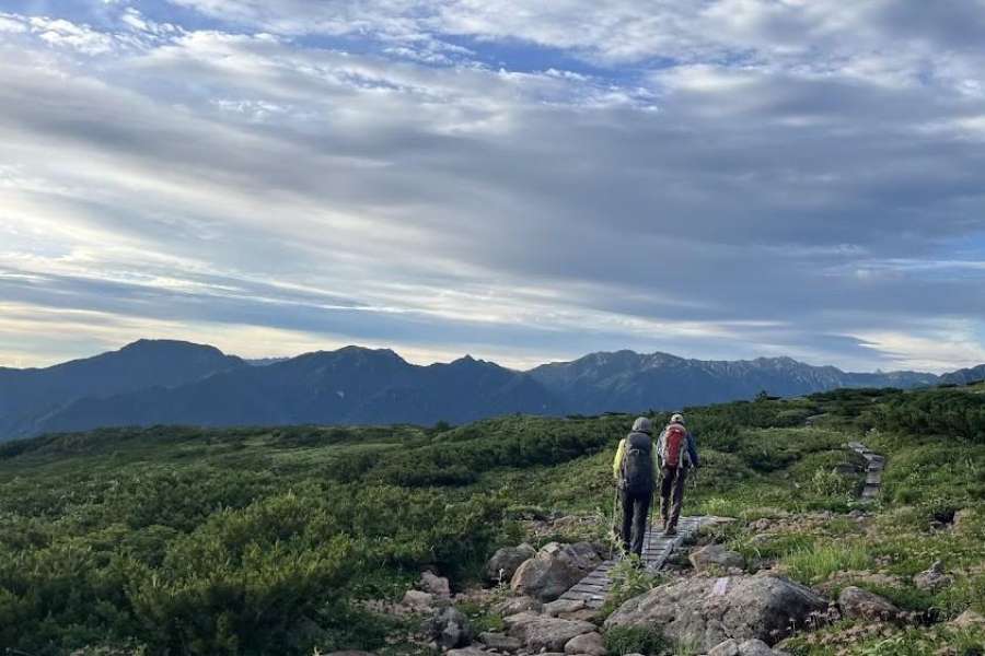 五色ケ原を歩く