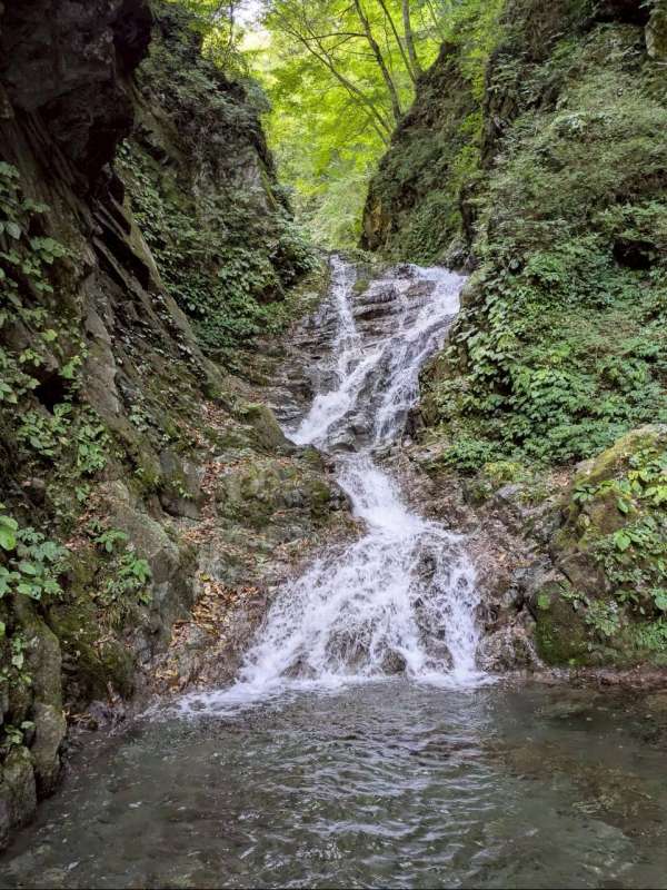 大滝の前衛 2段15m滝