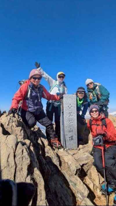小至仏山山頂にて