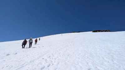 山の鼻へ下山