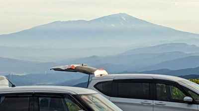 駐車場からの鳥海山 