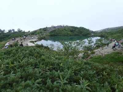 八方池は多くの人出&nbsp;