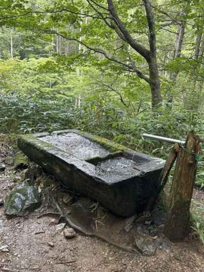 池山小屋そばの水場 