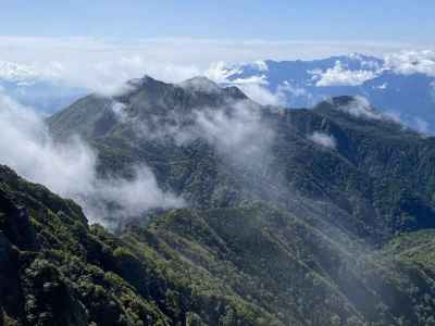 昨日登った権現岳と編笠山