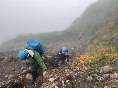 阿弥陀岳の急登 
