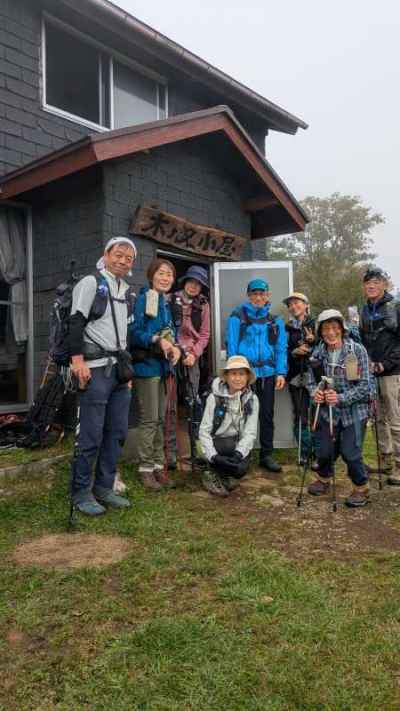 メンバーは、実は精鋭ばかり!? 木ノ又小屋の前で