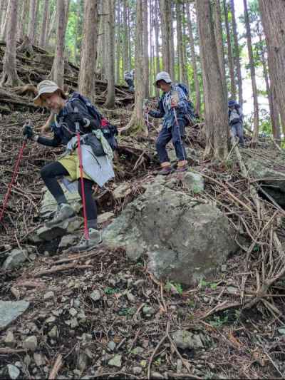 源次郎尾根の激下り 
