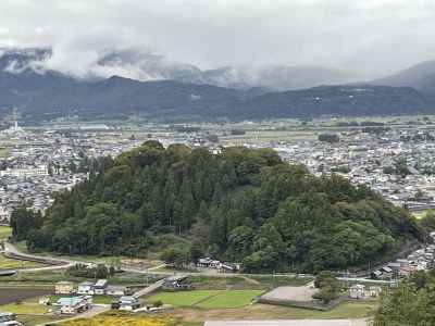 戌山展望台から見た越前大野城