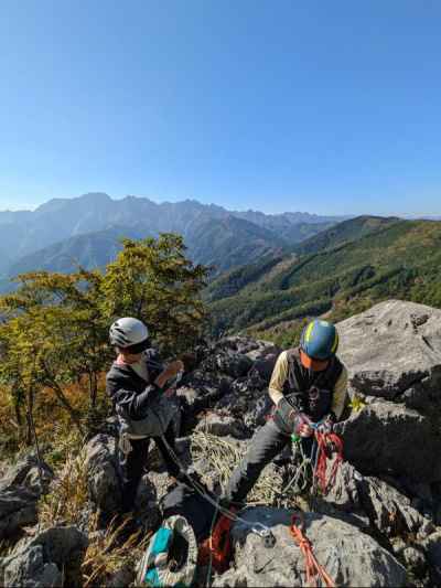 １P目を抜けると日差しが嬉しいテラスへ 