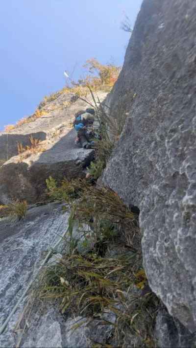 カムで支点補填し、慎重にAさんリード 