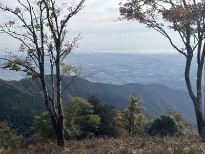 振り返ると伊勢湾 