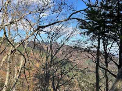 三峰の尾根が見えた 