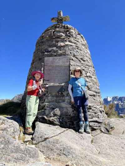 マッキンノン記念碑&nbsp;