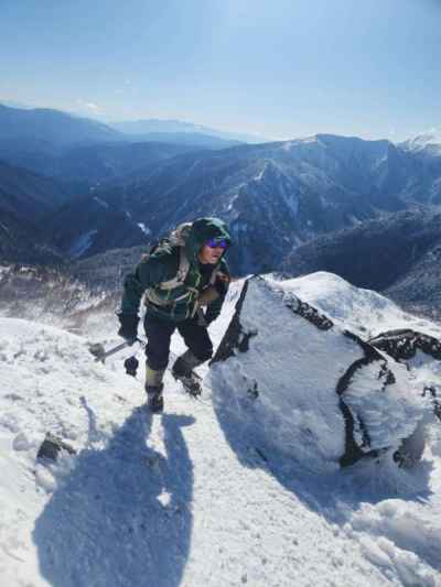 焼岳南峰頂上までひと踏ん張り