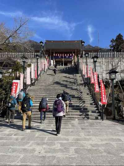 まずは大御堂にお参り